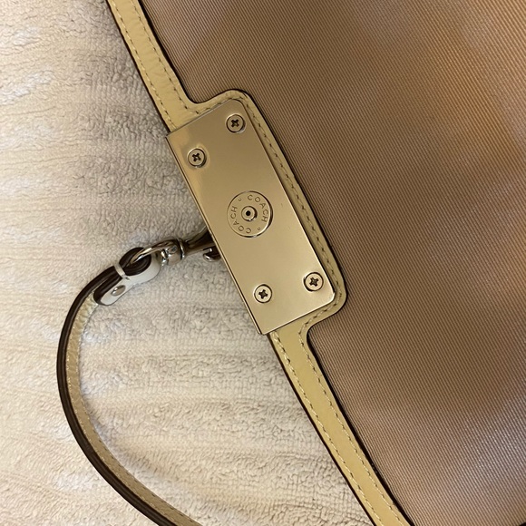 NEW Coach wristlet - Picture 7 of 7